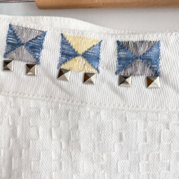 Desigual White Denim Lace Detail Embroidered Minis Skirt - Picture 3 of 7